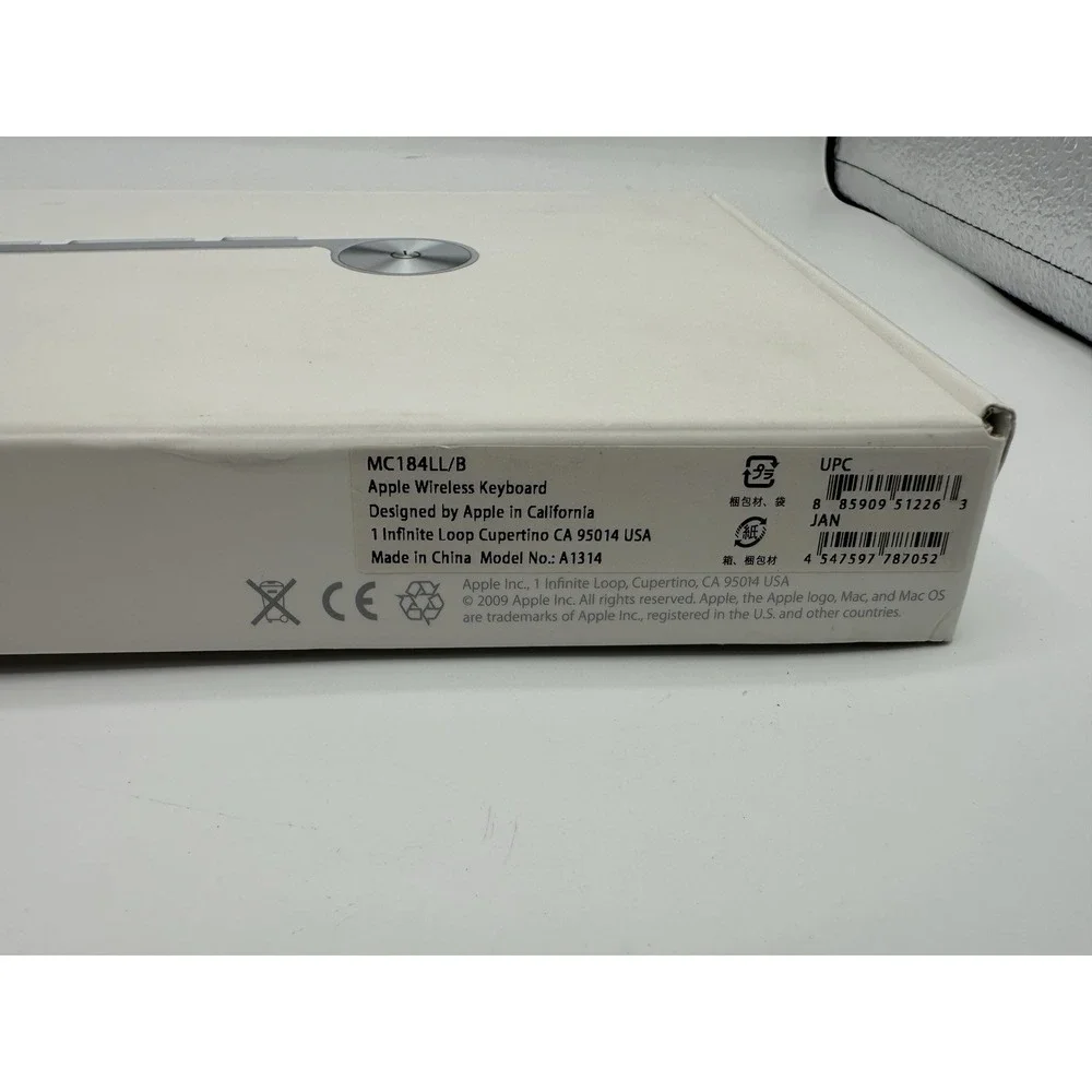 Apple Wireless Keyboard A1314 MC184LL/B Bluetooth Silver w/ Original Box Tested